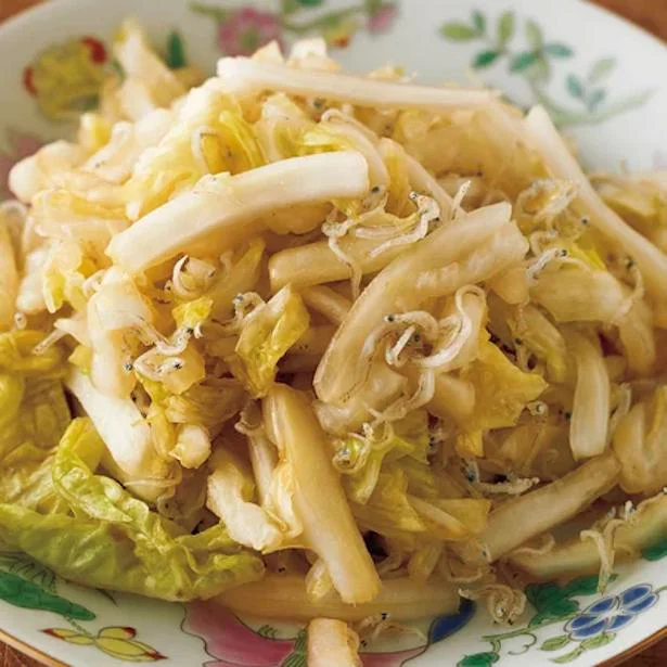 塩もみで甘みを引き出す「白菜とじゃこの中華あえ」／試したくなる白菜レシピ全画像を見る（1/30）