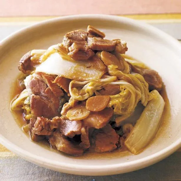 肉のうまみを白菜に吸わせて「焼き豚の白菜煮」／試したくなる白菜レシピ全画像を見る（15/30）