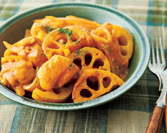 食べ応えアリの蒸し煮メニュー！「とりももとれんこんのカレー蒸し煮」