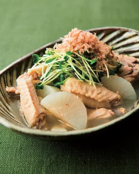 2度蒸しするから大根やわらか～！「手羽中大根のうま塩蒸し煮」
