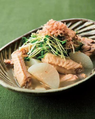 2度蒸しするから大根やわらか～！「手羽中大根のうま塩蒸し煮」