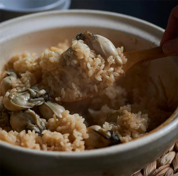 ごはん茶碗1杯じゃ絶対足りない！ふっくらな牡蠣がたまらん「土鍋で牡蠣ごはん」