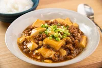 子ウケ抜群！味がすぐキマる「焼肉のたれ麻婆豆腐」【アビコタツヤの「だいたい５分くらいレシピ」】