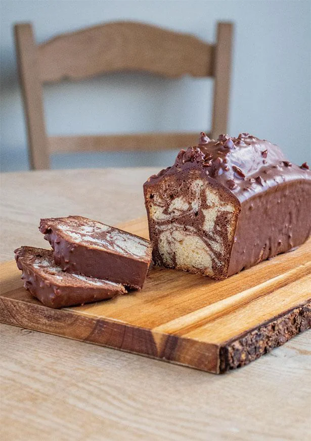 しっとり濃厚。見た目も豪華な1品「マーブルチョコパウンドケーキ」／定番だけど極上の焼き菓子（4）