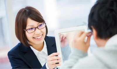 「メガネのマエストロ」がサポート