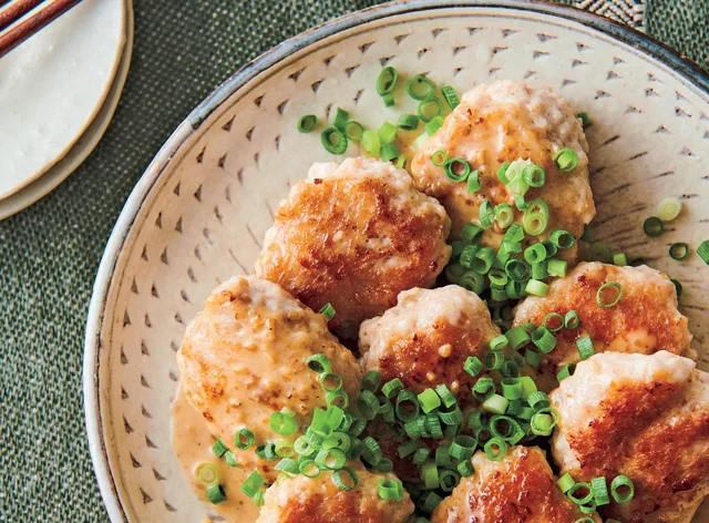 パン粉も牛乳も不要！味付けはごまドレだけ！たね作りがラクすぎる「しっとりごまつくね」
