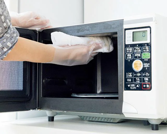 見て見ぬふり、していませんか？電子レンジ、電気ケトル、冷蔵庫の気になる汚れはこう落とす！