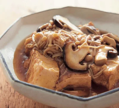 きのこのうまみと栄養をとろみに閉じ込めて「きのこと厚揚げのとろみ煮」