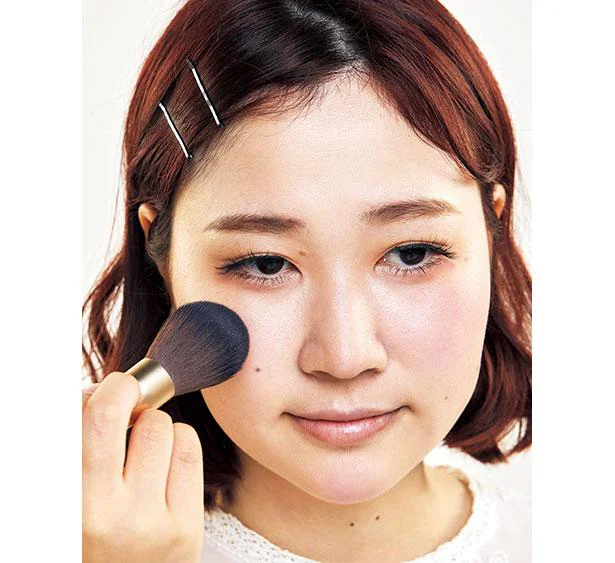 フォロワー35万人！美容系YouTuber「のっぺり顔」解消テク【仕上げ編】