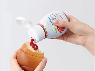 片手で蓋を開けて、パンに出すだけ！