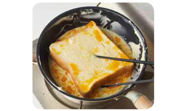 裏返し、全体を浸したらこんがりするまで焼く