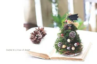 100円ショップのリースを使って、てのひらサイズのクリスマスツリーを作ろう！