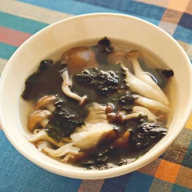 「しめじと焼きのりの中華スープ」