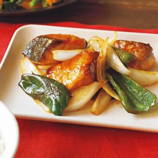 「ぶりの甘酢照り焼き」/ぶりを使ったレシピ(1/30)