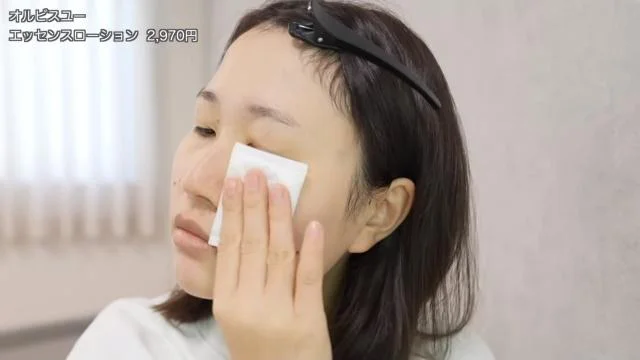 まずはスキンケアから!化粧水をつけるときのコットンは「シルコット」のもの
