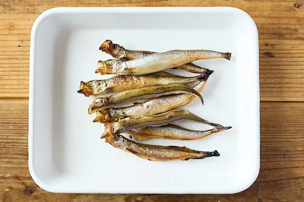 ししゃもは魚焼きグリルなどで焼く