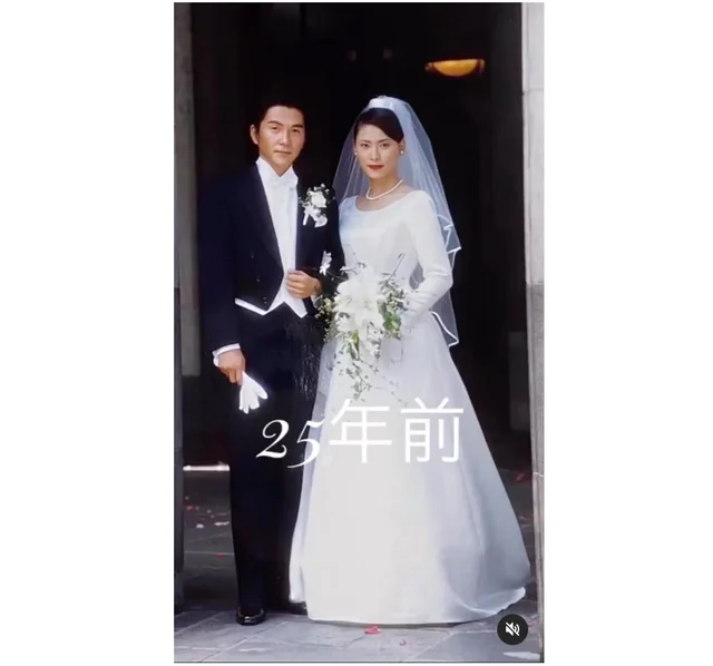 あの頃も楽しかったよね！ 25年前の結婚式で試着したドレスの数々がツッコミどころ満載
