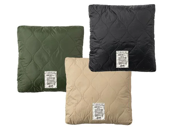 BRIDモールディング USBウォームクッション 40×40cm 全3色 各¥5,500/メルクロス https://www.brid.tokyo/