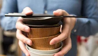 片付けやすいように見えるけど。食器は重ねないのがマナー？