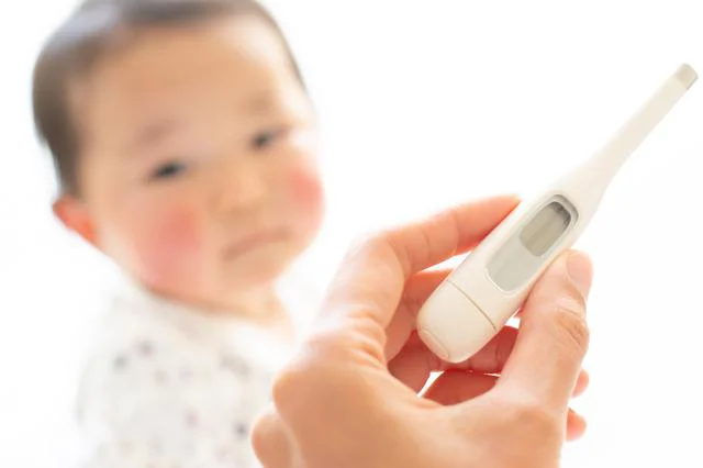 赤ちゃんに急な発熱＆風邪症状がでたらどうすればいい？