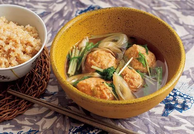 ふわっふわの食感が楽しめる鶏団子のスープ