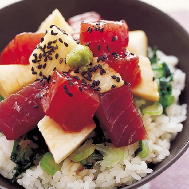 まぐろのお刺身に一工夫加えて、ちょっと豪華なまぐろ丼レシピ5選