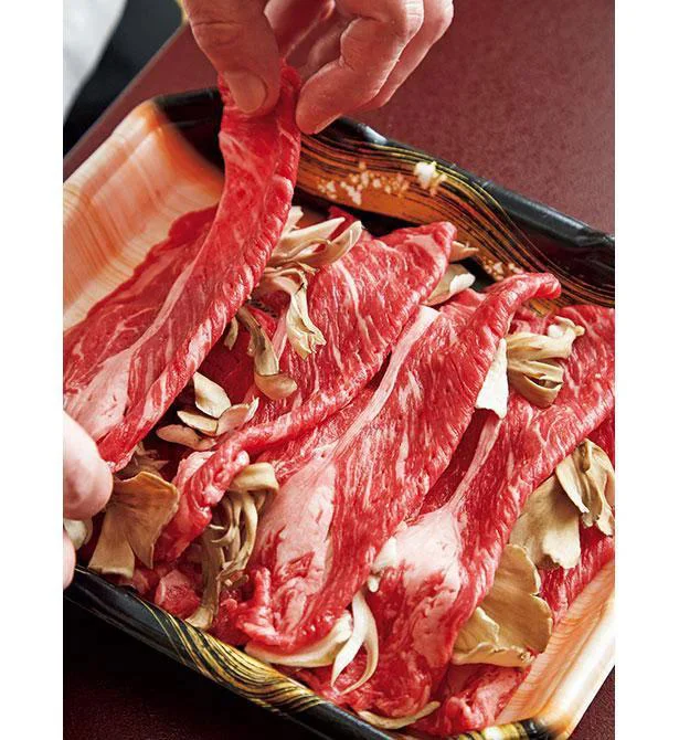 まいたけと塩糖水でお安い国産牛・輸入牛でもやわらか!