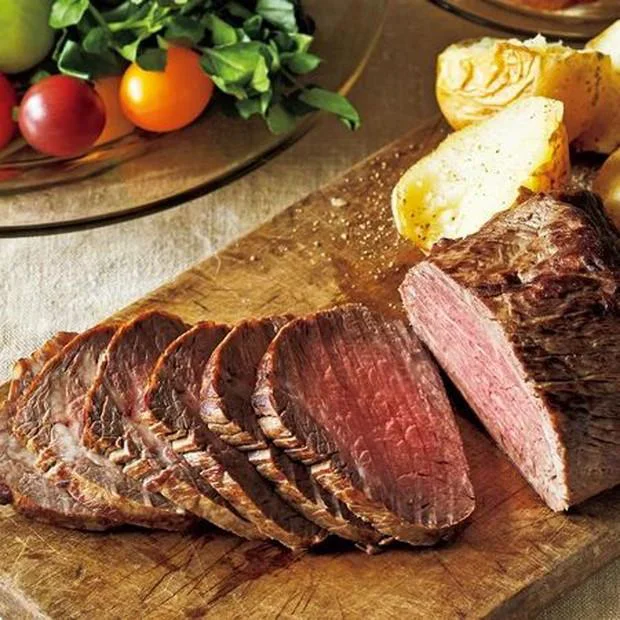 細かいテクは不要！ クリスマスの食卓を華やかにみせる盛りつけアイデア