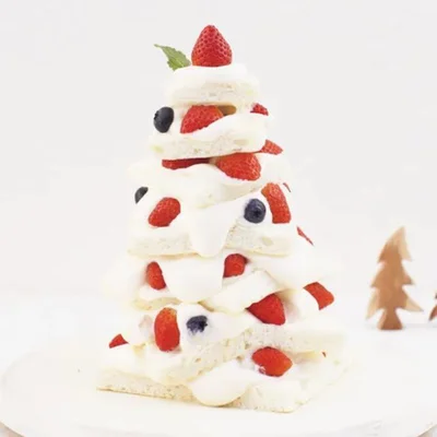 「白スポンジのツリーケーキ」／クリスマススイーツのレシピ（10/26）