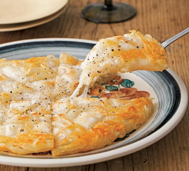 カリカリ食感がおつまみに最高！食べ出したら止まらない「もちガレット」＆「揚げもちゆずこしょう風味」