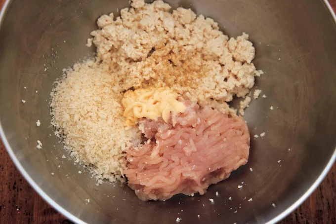 豆腐を加えることで、いつもの半分の量のひき肉で食べごたえ満点!
