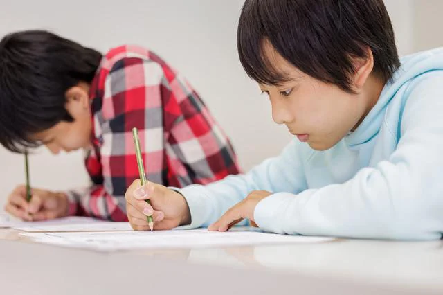 クラスの半数が受験!? 私立に行くメリット、公立に行くメリットが知りたい【小川先生の子育てよろず相談室】