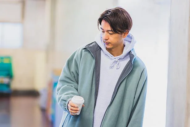 ものすっごいイケメンと話題の人気芸人・コマンダンテ石井輝明さんに聞く「自分好みのコーヒーを淹れる方法」