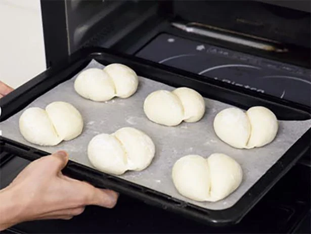 150℃のオーブンの下段で12~15分焼く