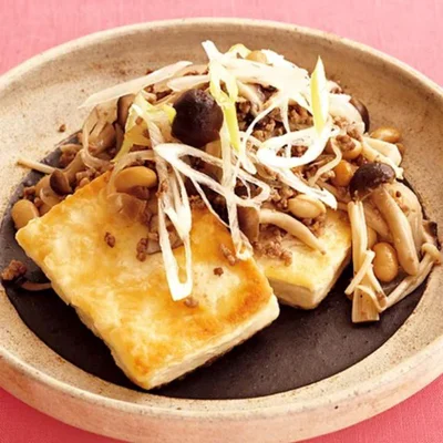 「豆腐ステーキ ひき肉きのこソースのっけ」／大豆の水煮を使ったレシピ（9/30）