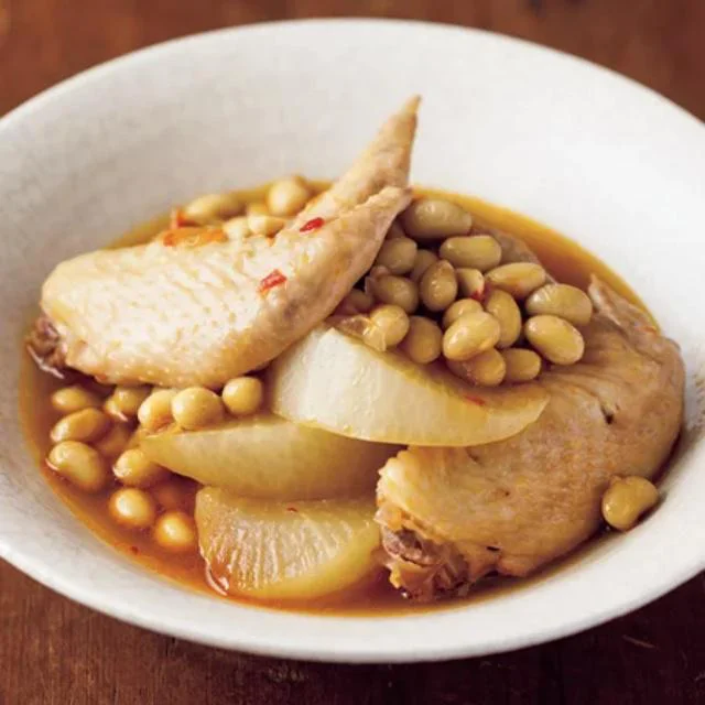 「手羽先と大豆のピリ辛煮」／大豆の水煮を使ったレシピ（19/30）