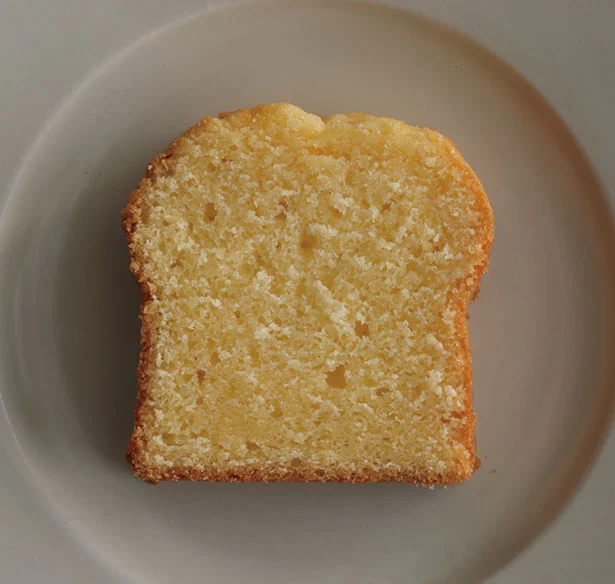 外はカリッと、中はしっとり。混ぜて焼くだけ「バターケーキ」／Mizukiさんのとっておきのお菓子（3）