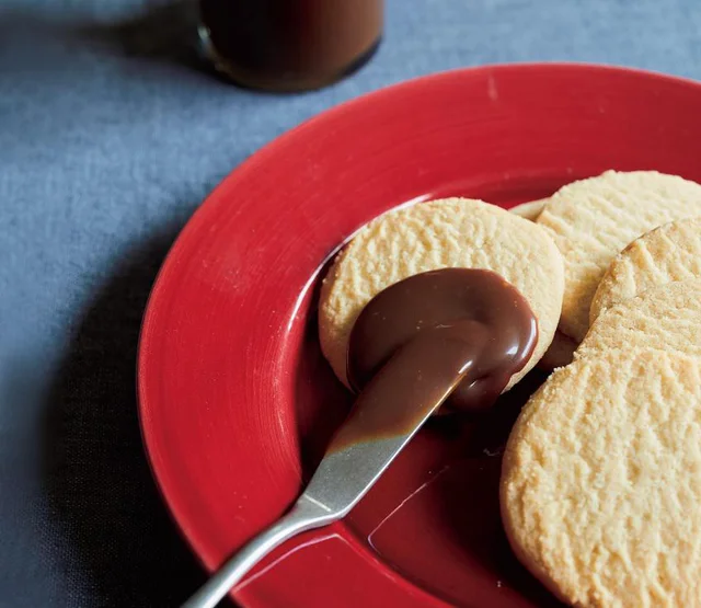 お鍋ひとつでできるのに本格的！苦みを効かせた大人味の濃厚「チョコキャラメルペースト」