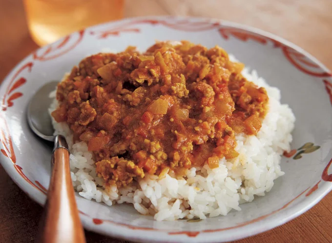 マイルドな仕上がりで食べやすい「ヨーグルトキーマカレー」