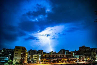 「雷」が発生するのは豪雨が原因ではなかった！