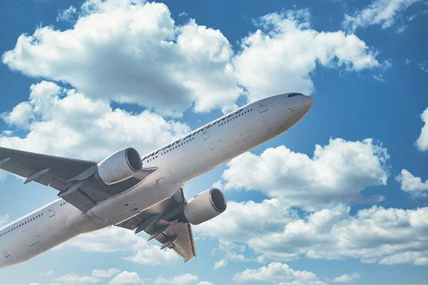 飛行機の行きと帰りで所要時間が違うのはなんで?