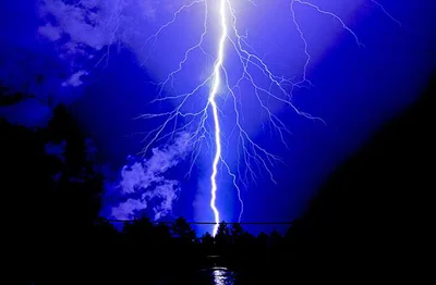 雷のエネルギーは電力として使うことができるのか