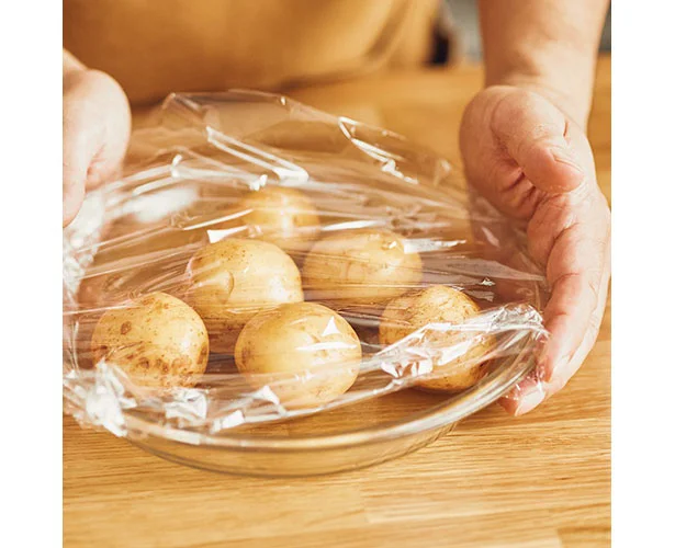 【POINT】電子レンジで8割くらい熱を通しておけば、少ない油でもカリカリに!