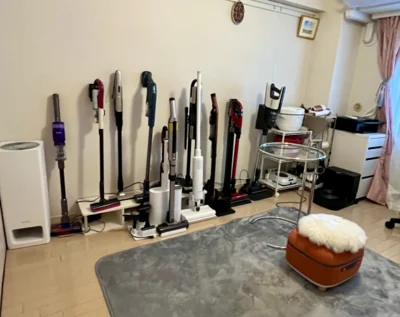 奈津子さんの自宅には20台もの掃除機がズラリ