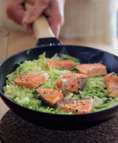 鍋ごとどーんと食卓に出せる手軽さも◎！