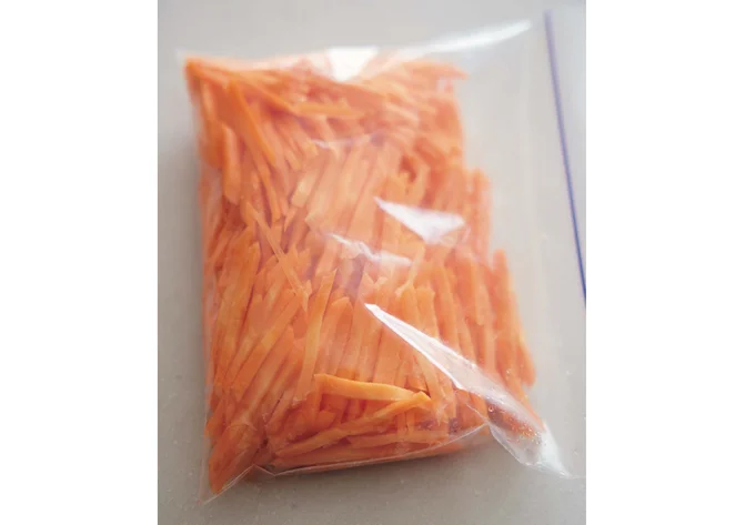 水分を補うだけで格段に日もちする!「にんじんの水分キープ細切り」
