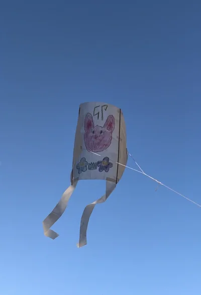 こちらの凧は娘さんの手作り。　　他にも色んな体験を▶