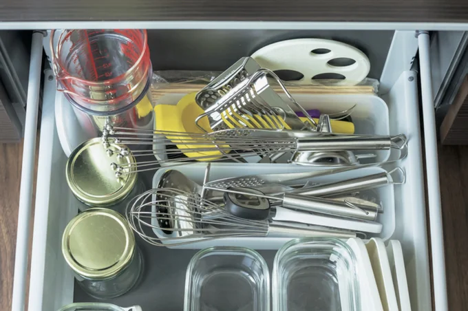 年に数回しか使わない調理道具は、まとめてキッチンの下段に