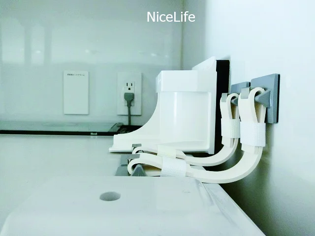 粘着式の転倒防止器具もおすすめ!