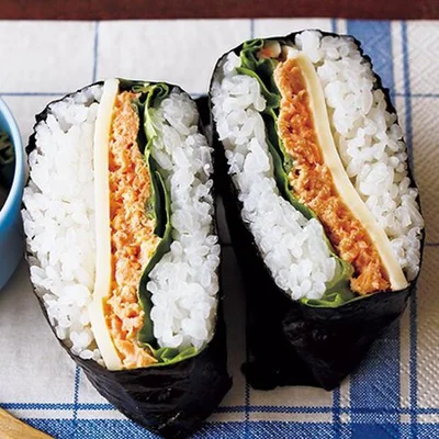 子供のお弁当にも！「鮭マヨチーズのおにぎらず」／まだある！アイデアお弁当画像（21/23）